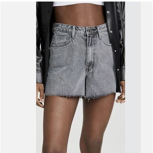New WeWoreWhat The Boyfriend Short Rigid Denim Washed Gray Frayed Hem 25 - Picture 1 of 8